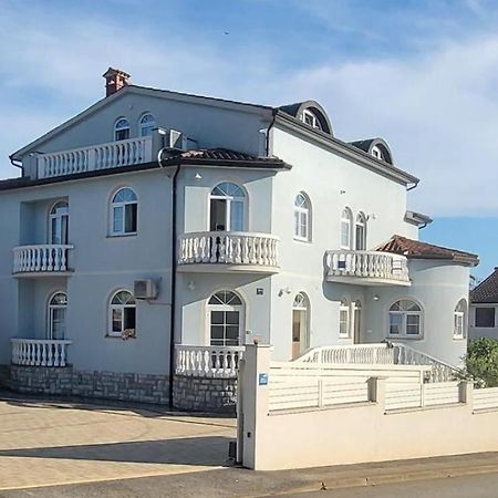 Apartment Fabic Porec Bagian luar foto
