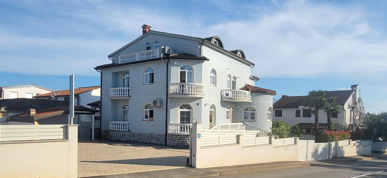Apartment Fabic Porec Bagian luar foto